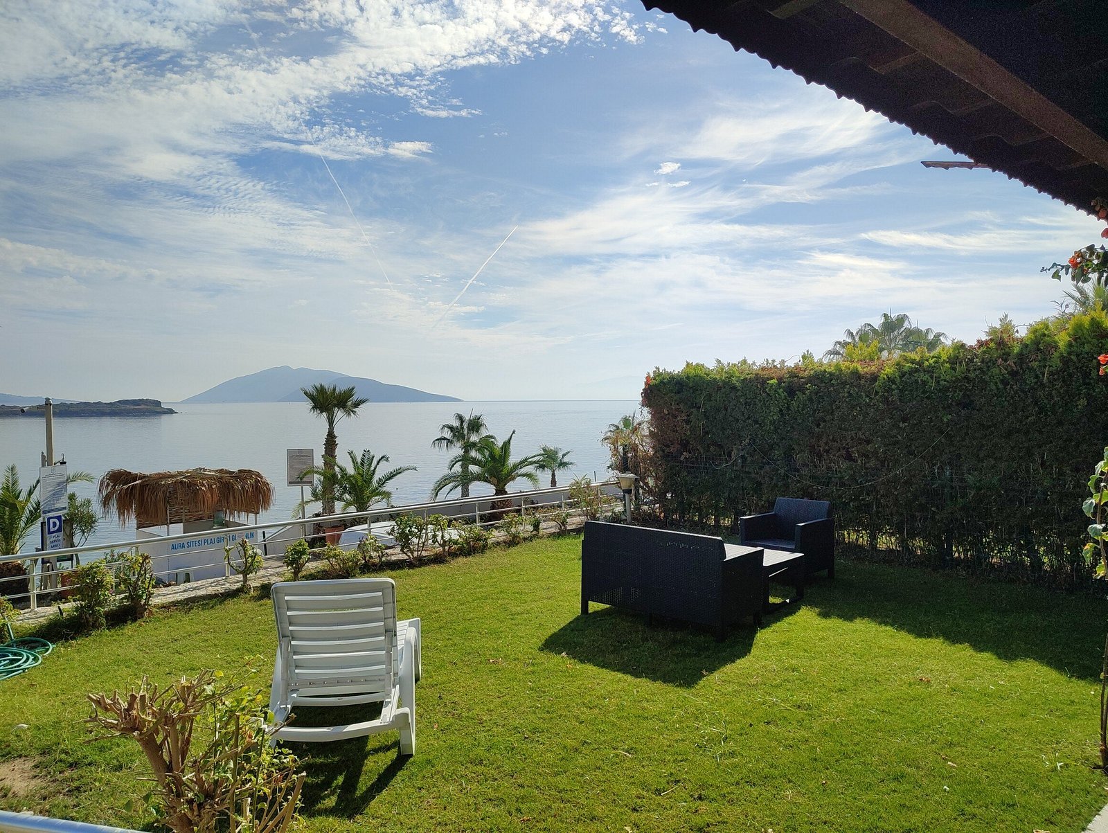 Aura residence photo 3