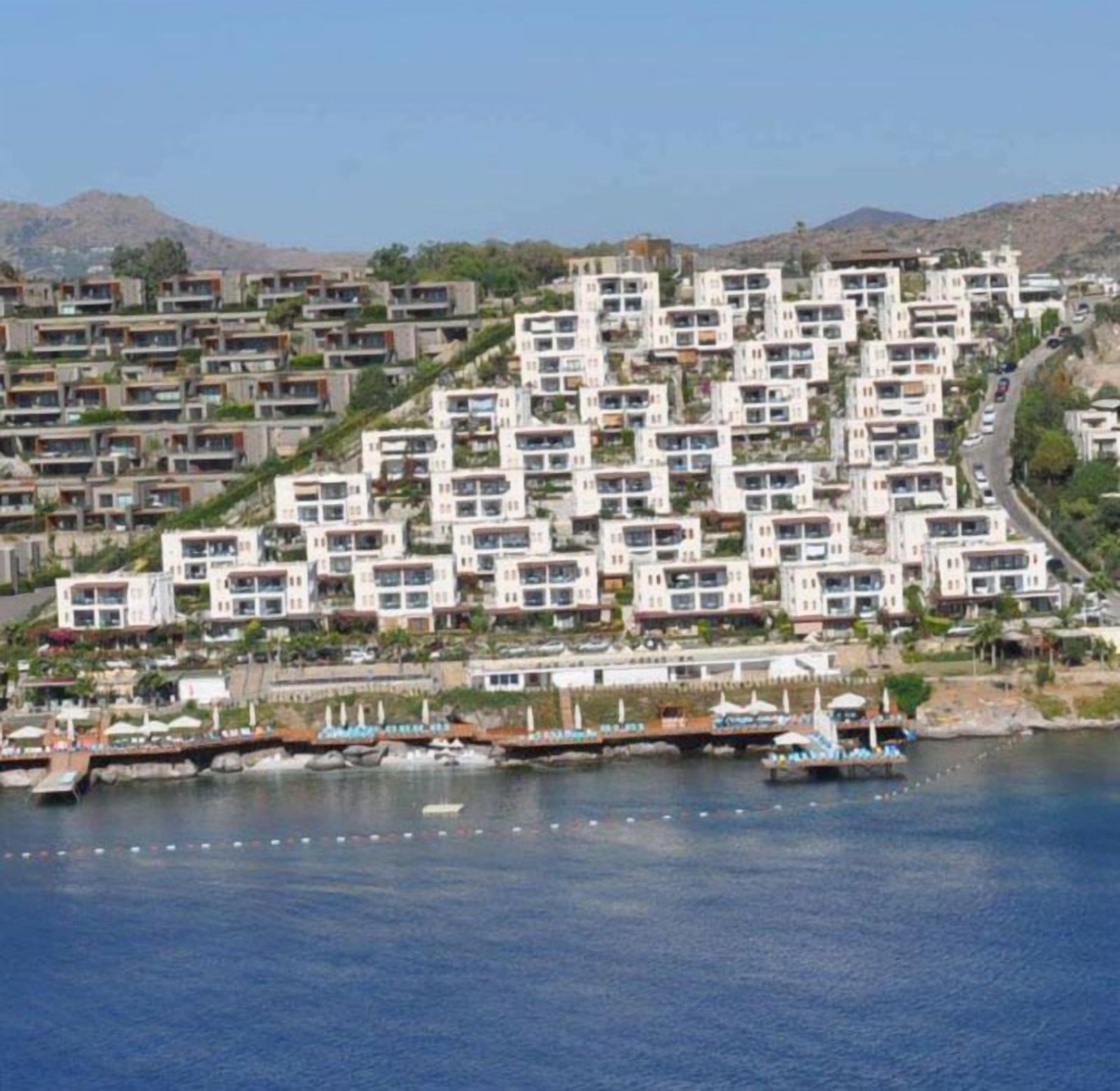Aura residence photo 2
