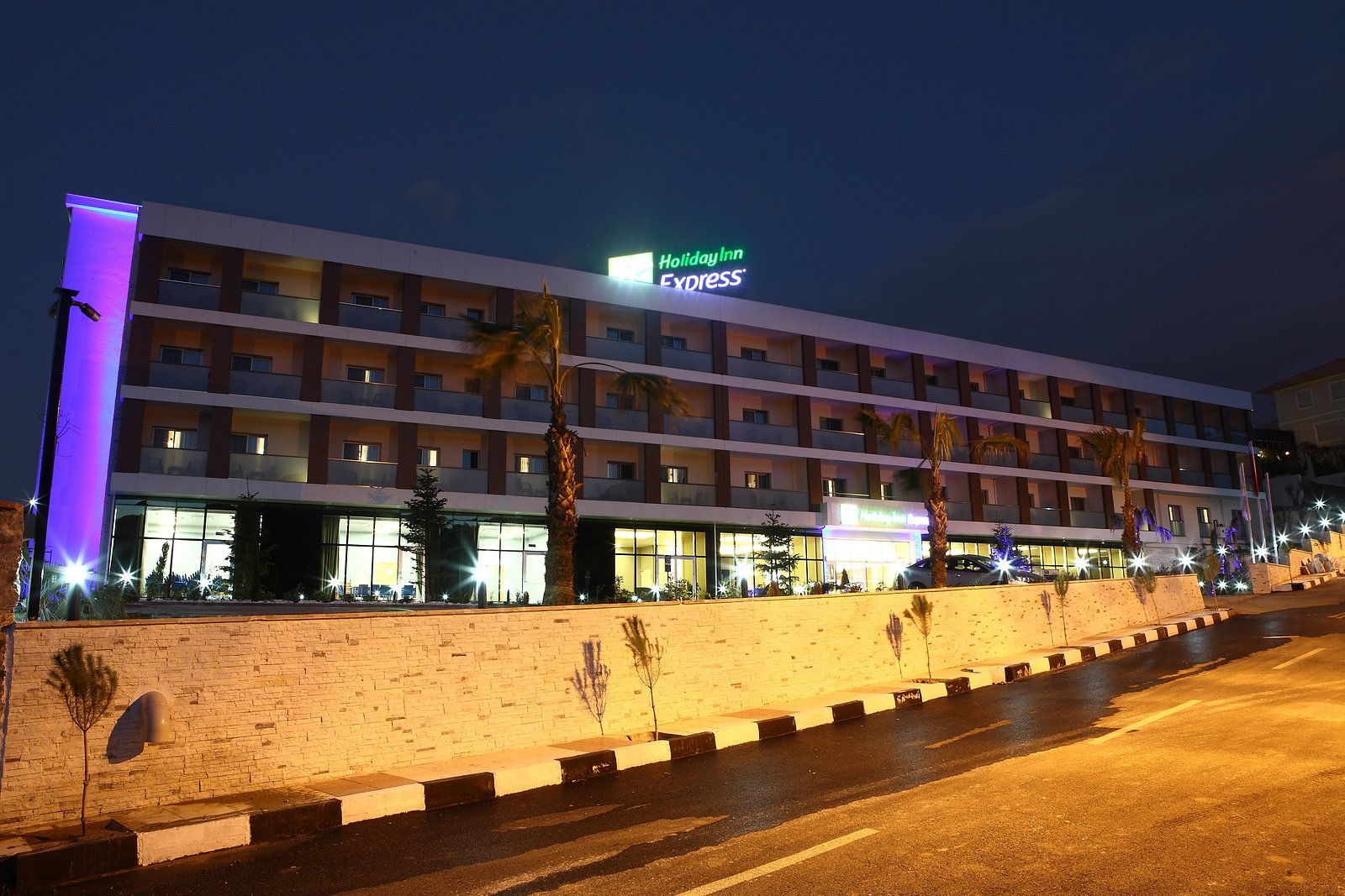 Holiday Inn Express Manisa - West By IHG — Kecilikoy Mahallesi, Manisa