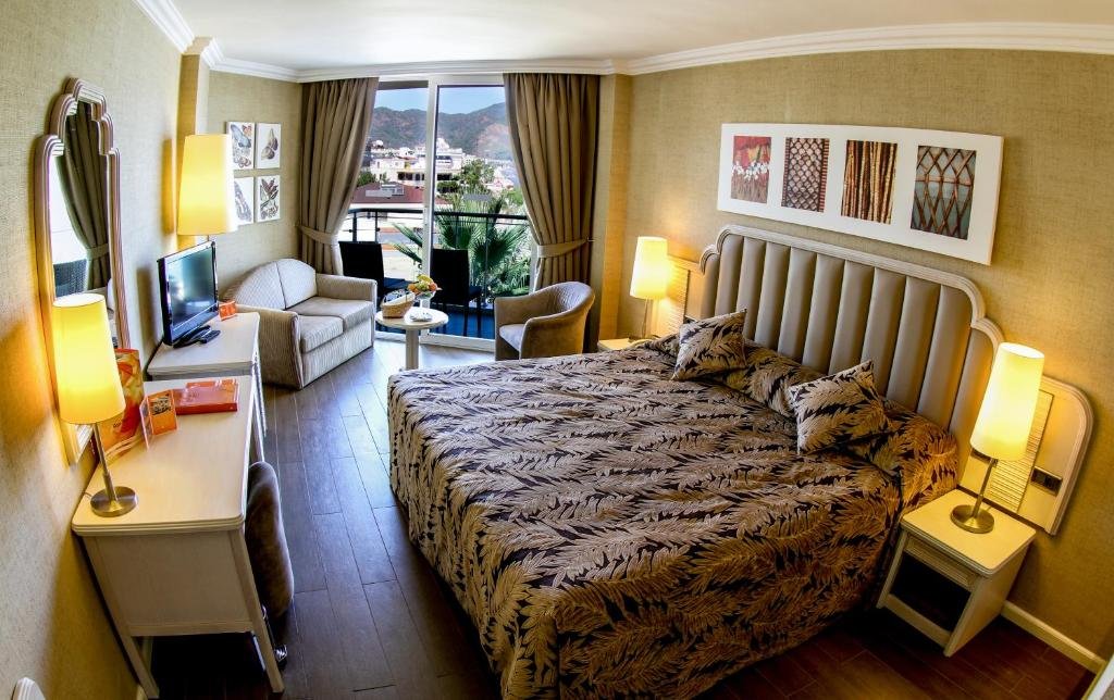 Elegance Hotel photo 4