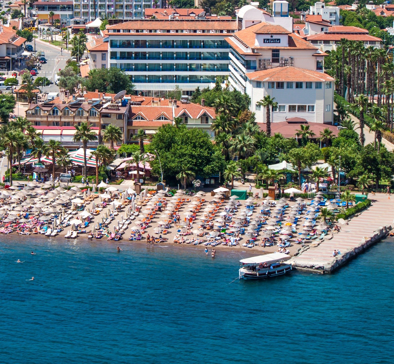 L'Etoile Beach photo 2