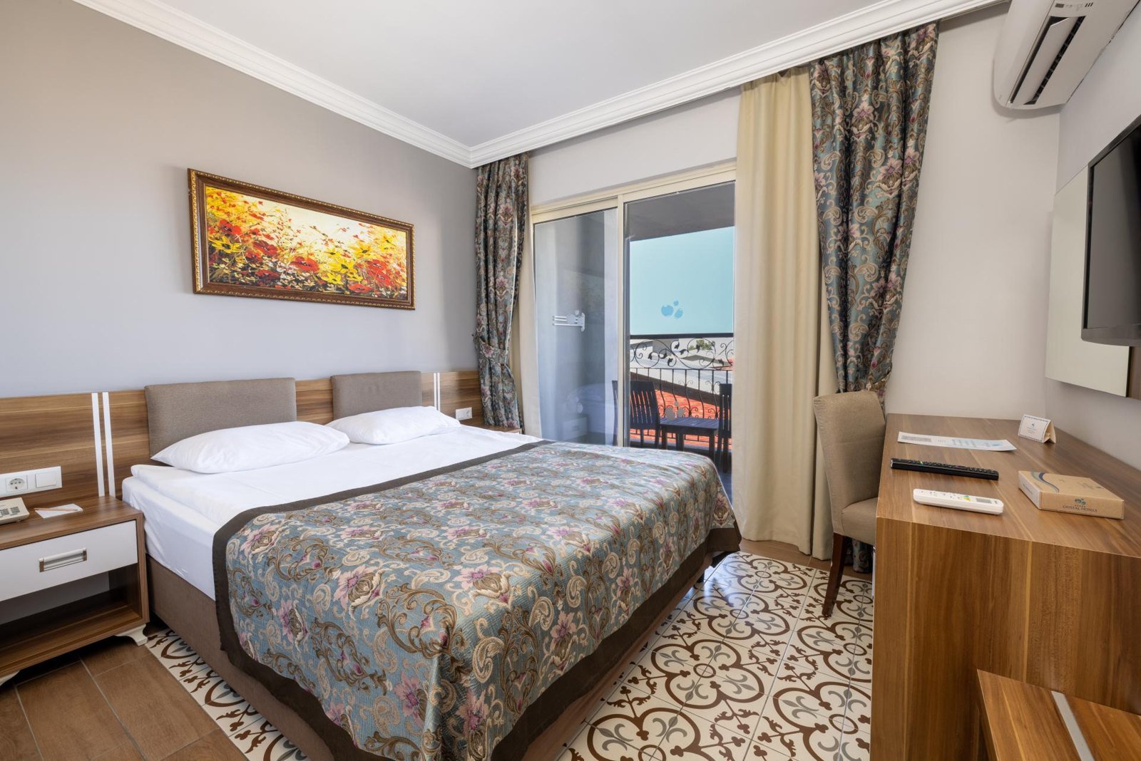 Crystal Aura Beach Resort & Spa photo 12