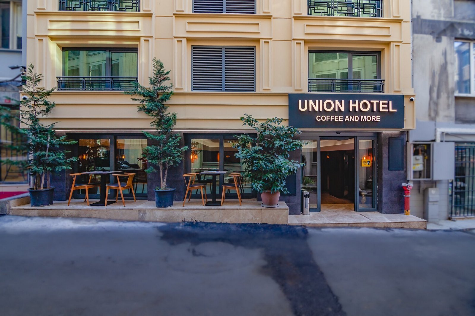 Union Hotel Port photo 2