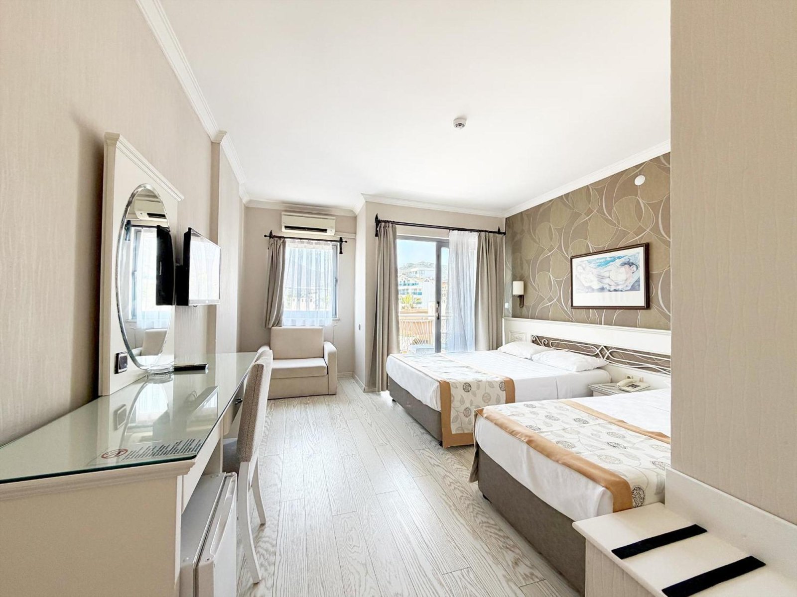 Romance Beach Hotel photo 11