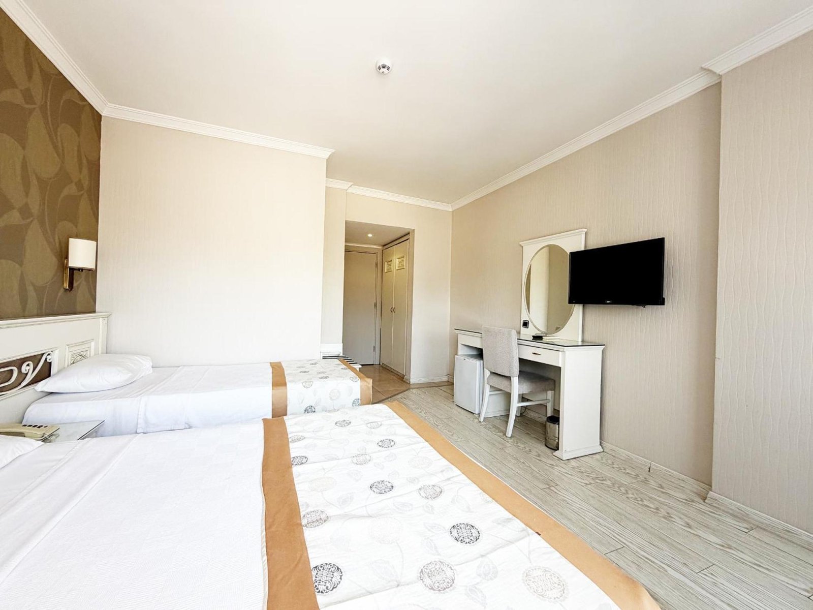 Romance Beach Hotel photo 12