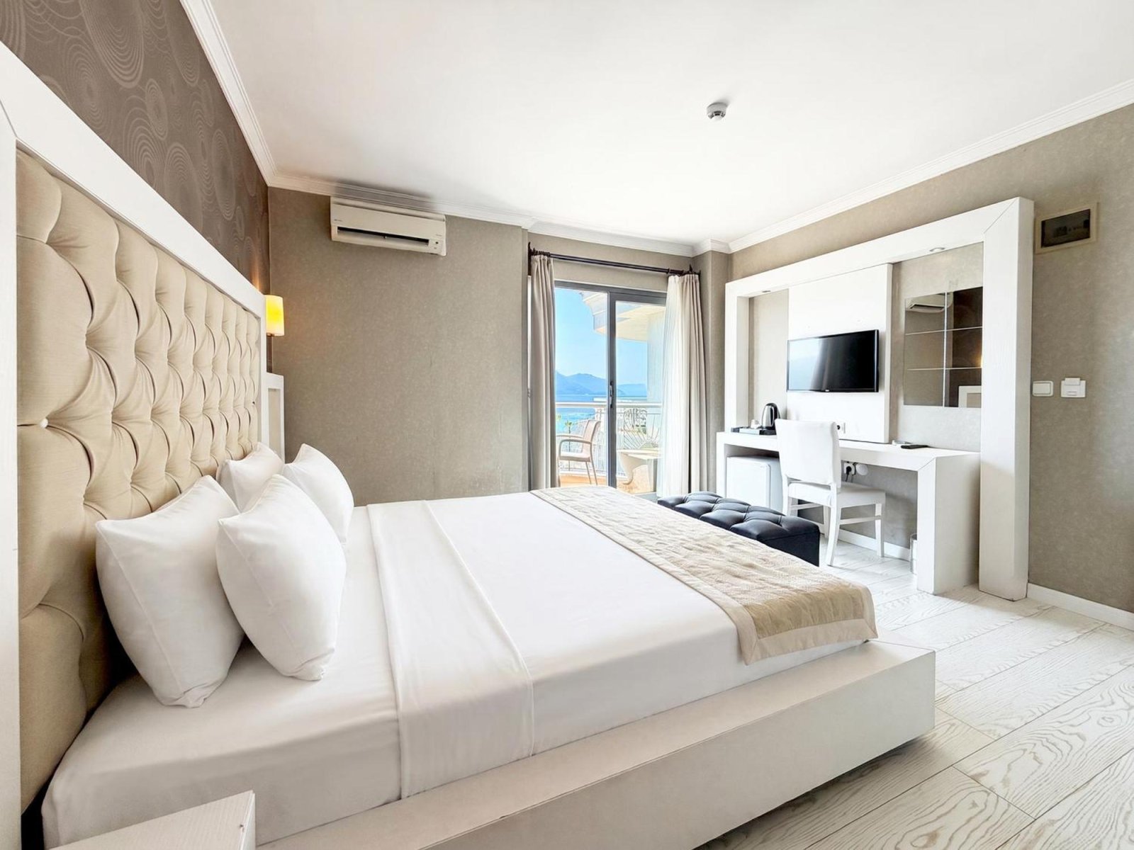 Romance Beach Hotel photo 14