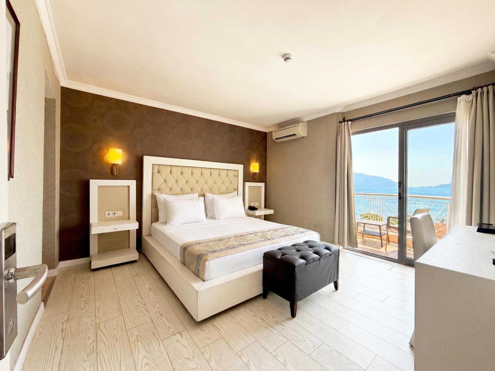 Romance Beach Hotel photo 15