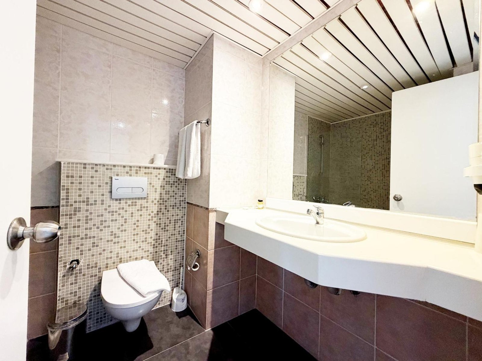 Romance Beach Hotel photo 20