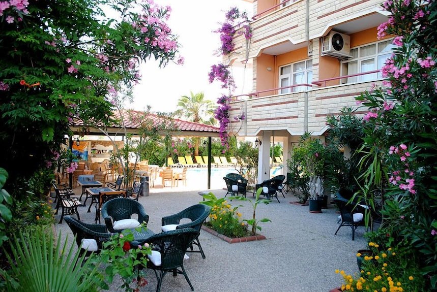 Beyaz Saray — Marmaris