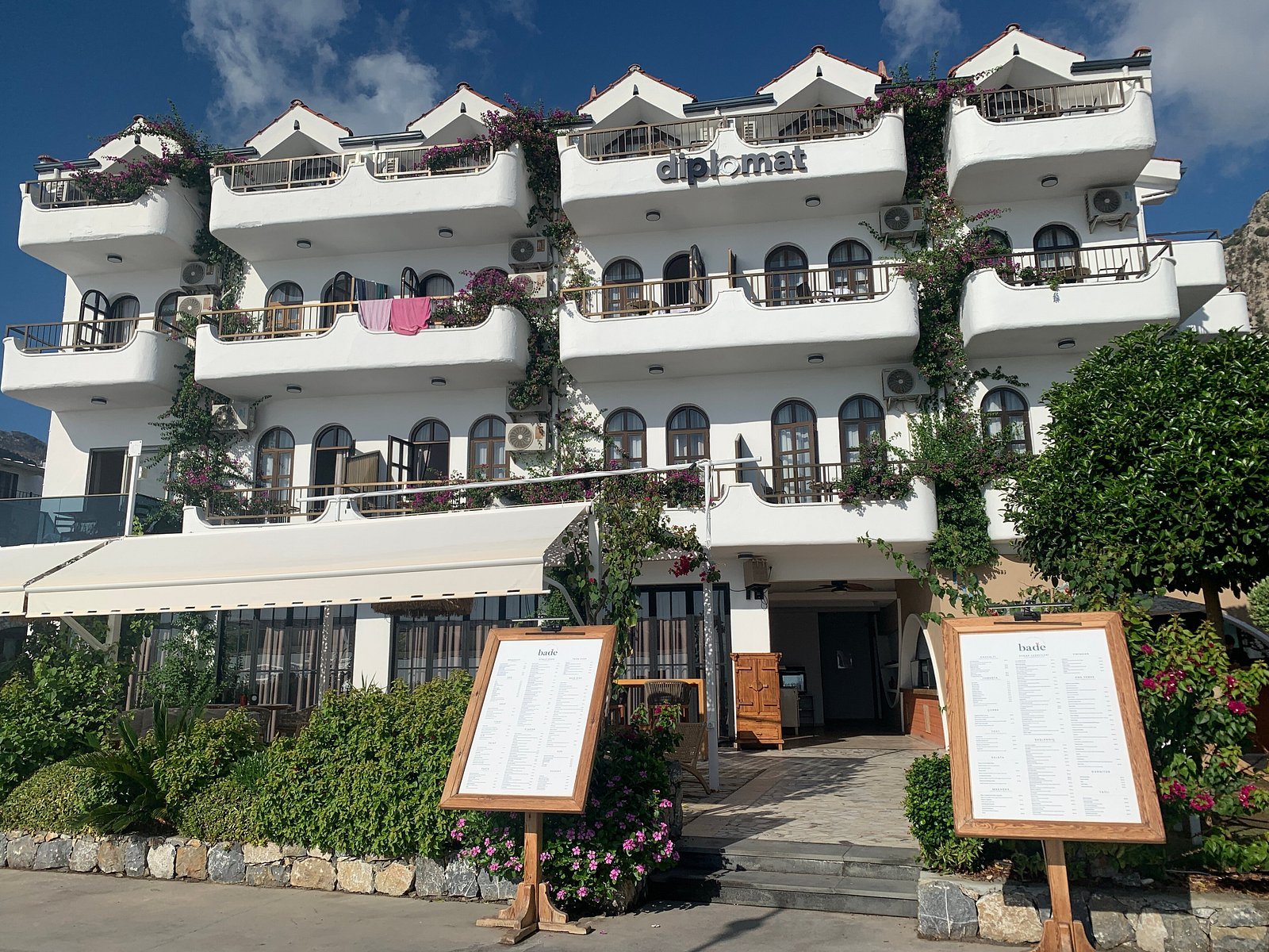 Diplomat Hotel photo 2