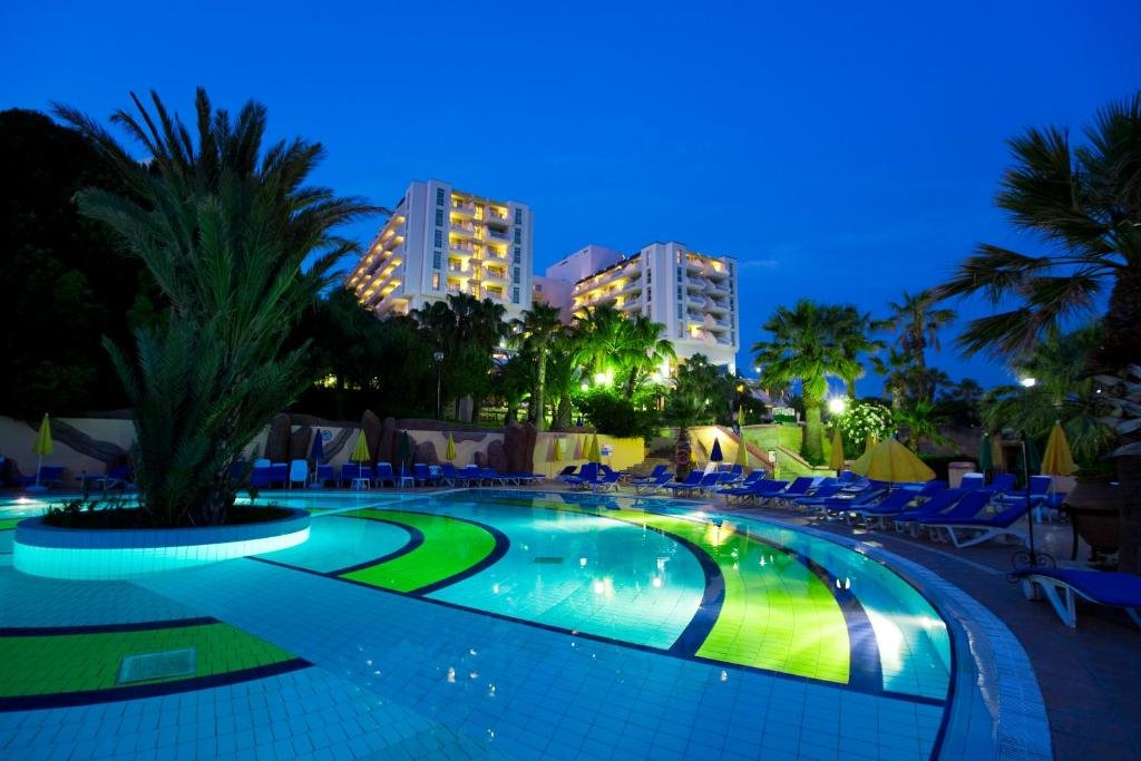 Fantasia Hotel Deluxe Kusadasi photo 14