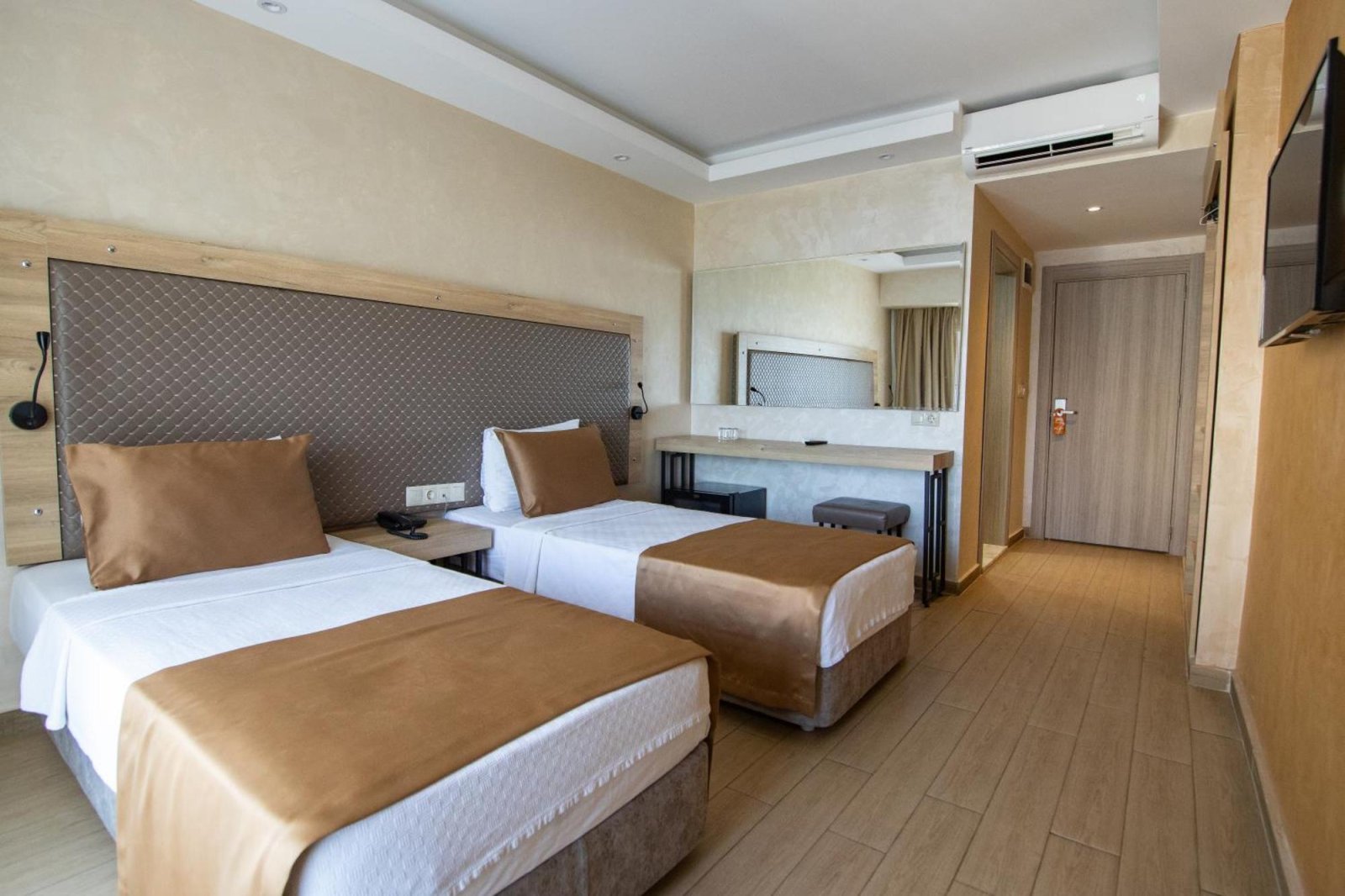 Point Beach Hotel photo 19