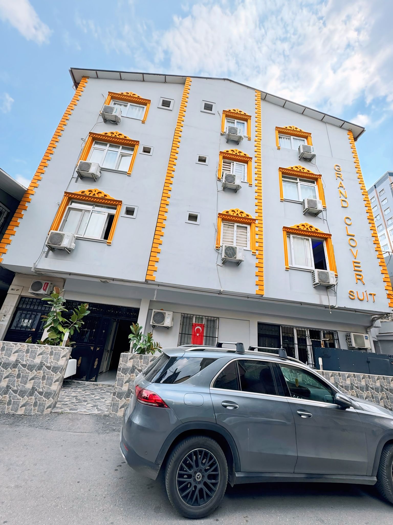 GRAND CLOVER SUİT — Adana