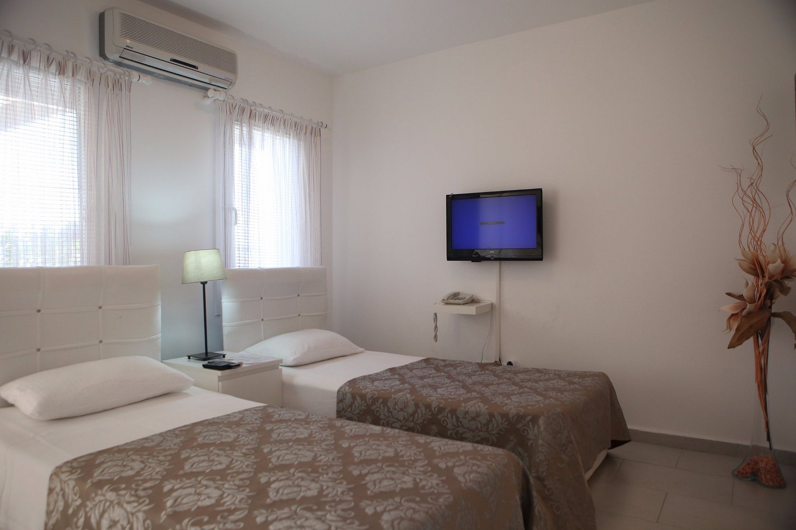 7 Art Feslegen Hotel By Egeos photo 13