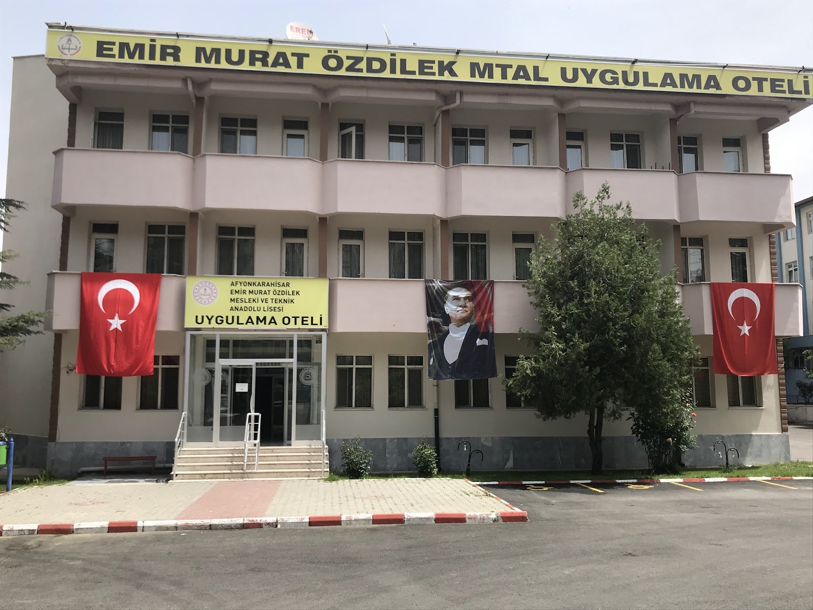 Afyon Emir Murat Özdilek Uygulama Oteli ve Düğün Salonu photo 2