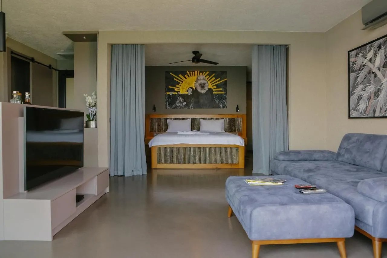 Surfer Caravan Gastro Pub And Suites photo 6