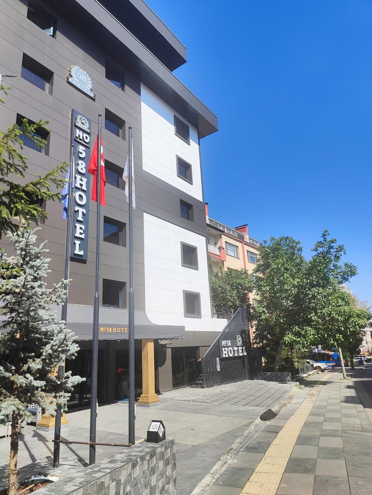 No 58 Hotel photo 4