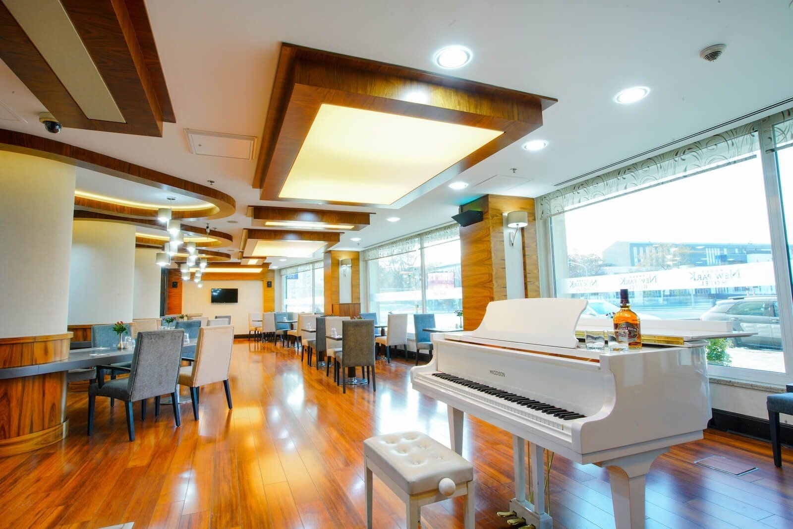 New Park Hotel photo 3