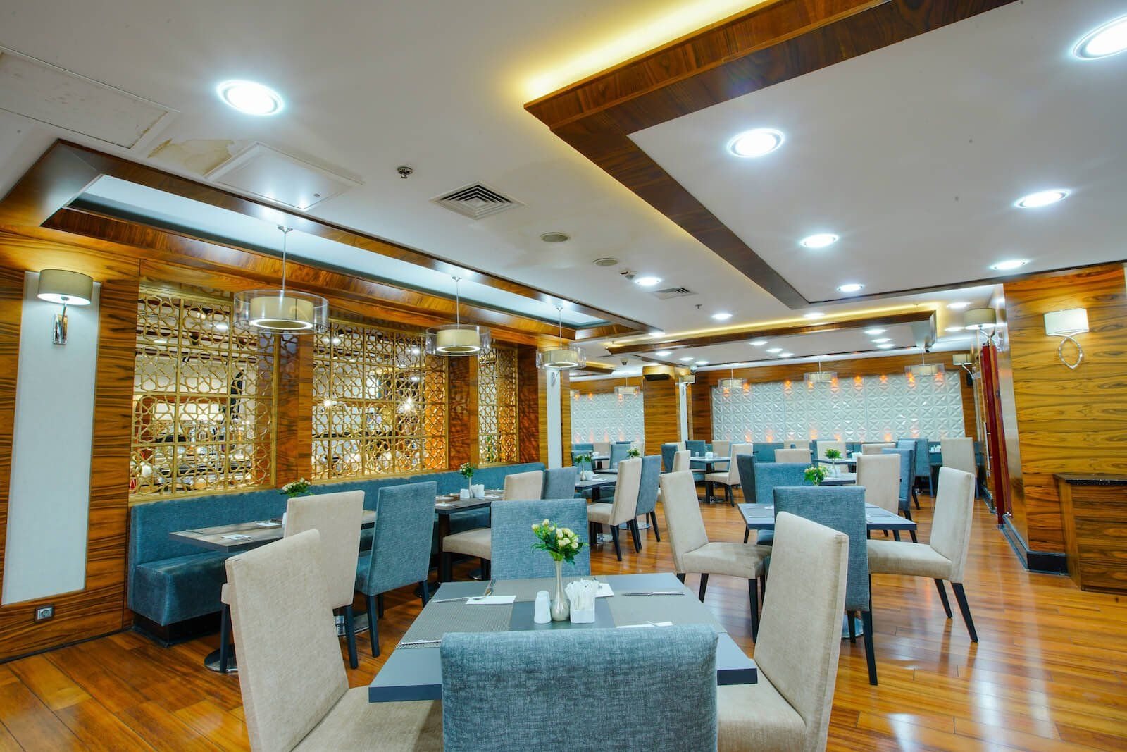 New Park Hotel photo 5