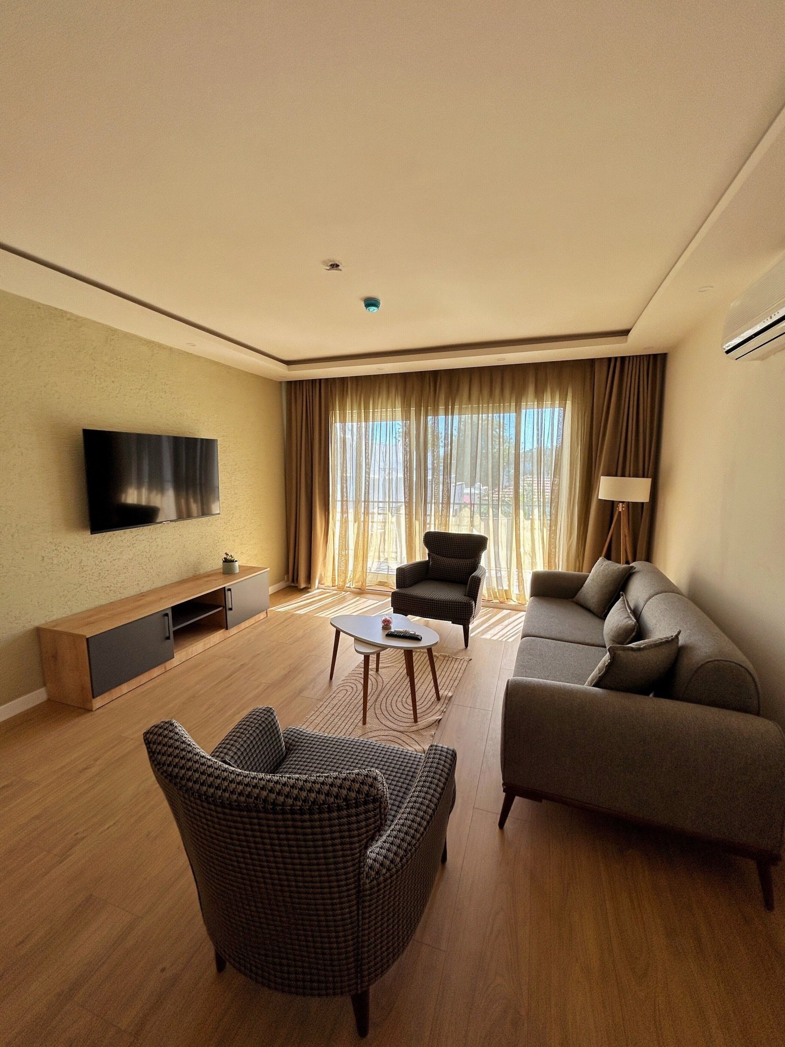 Loca Centre Suites photo 5