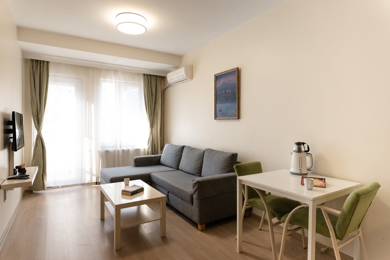 A Hotels & Suites photo 10