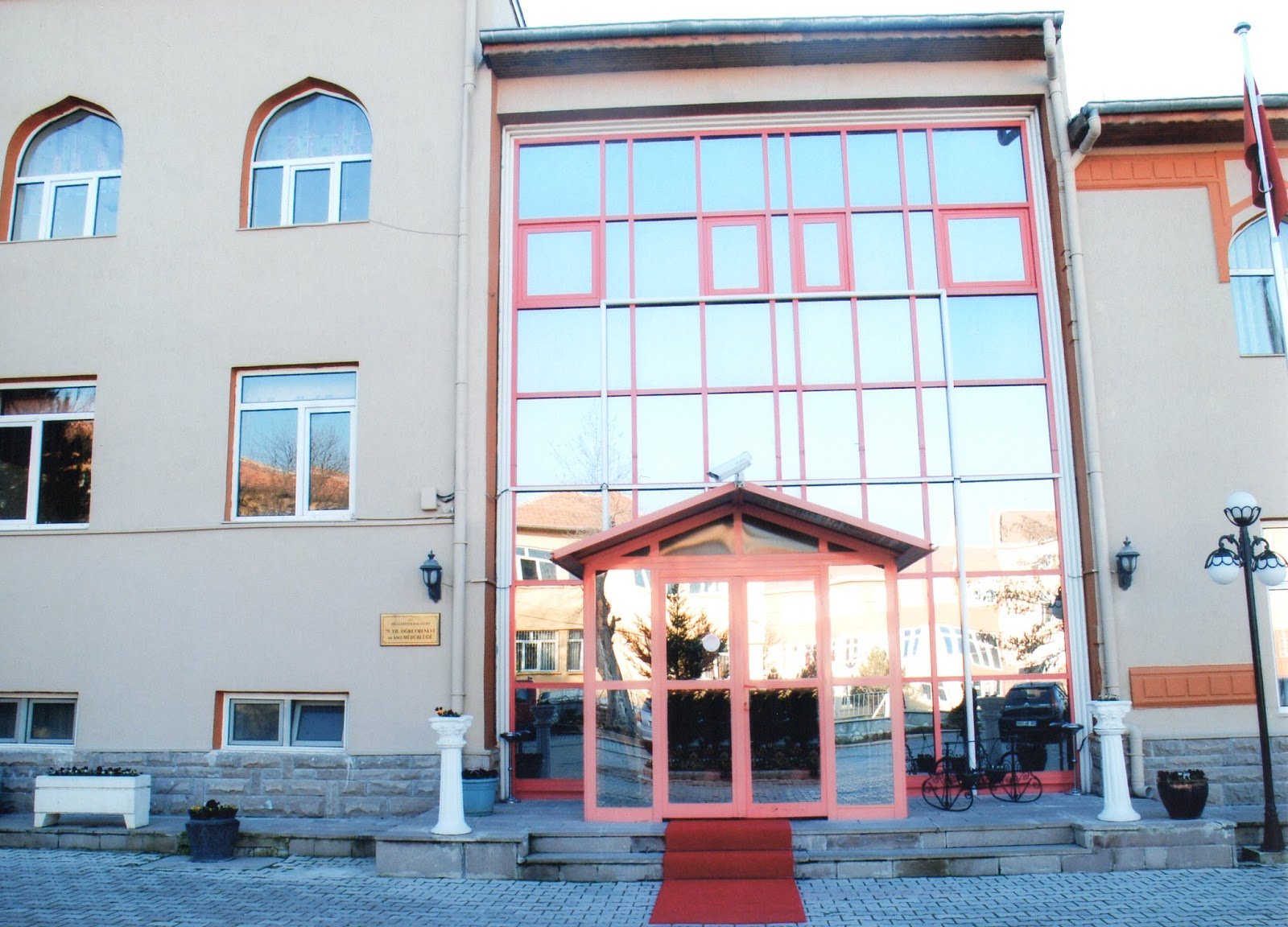 Gölbaşi 75.Yil Öğretmenevi Müdürlüğü — Gölbaşı, Ankara