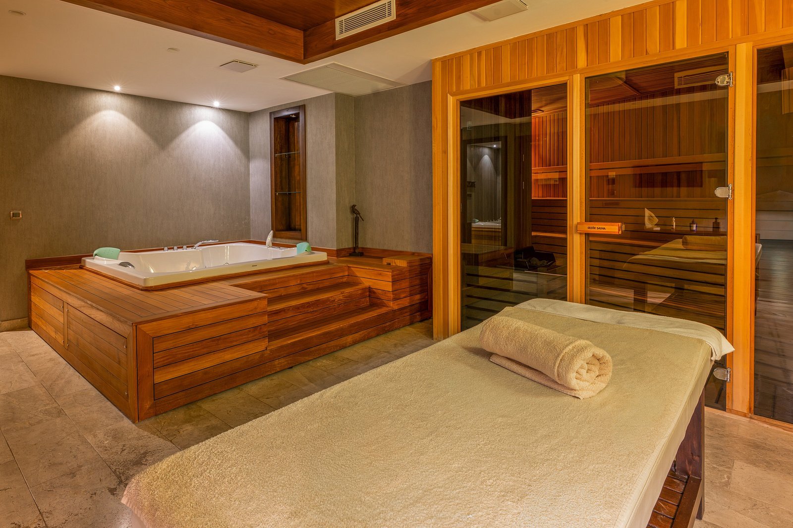 Mavilu Luxury Hotel photo 13