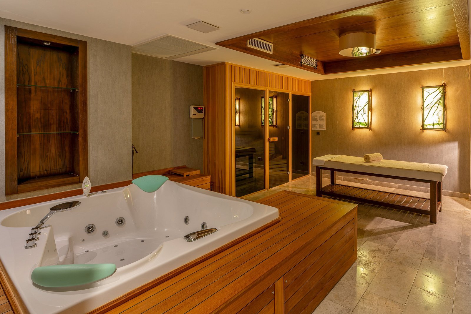 Mavilu Luxury Hotel photo 14