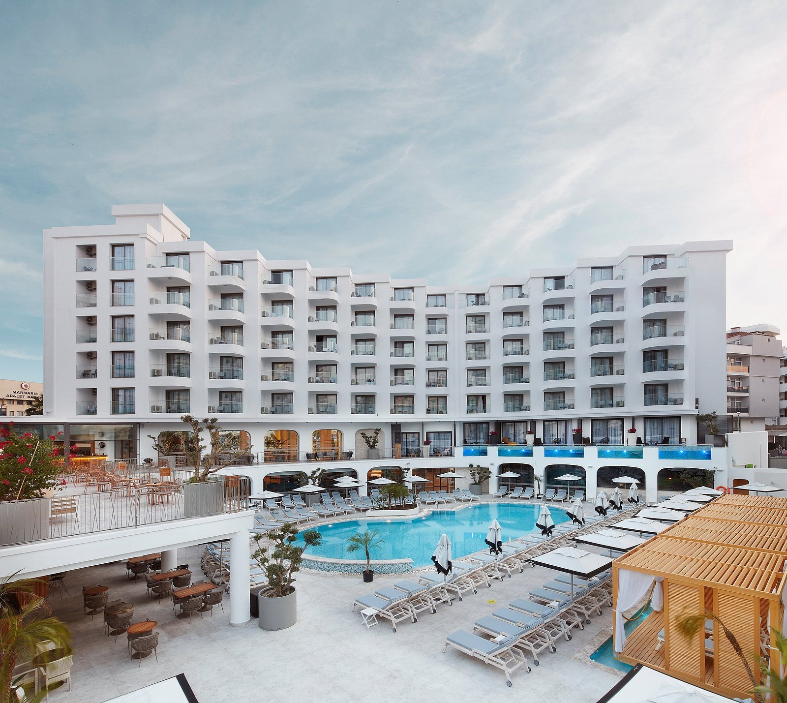 Lalila Blue Suites photo 2