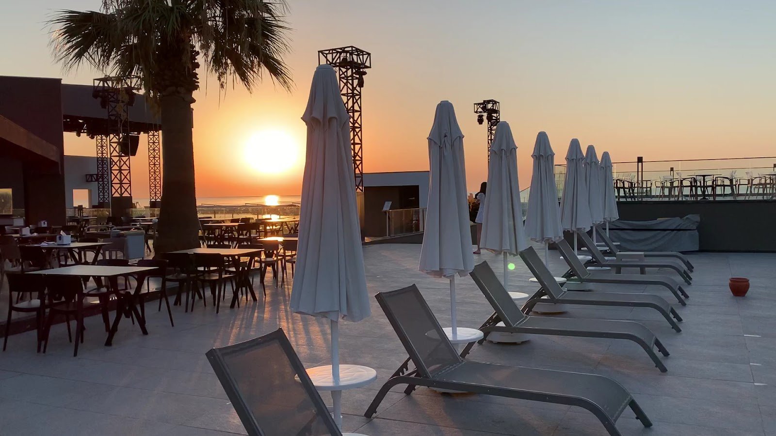 Sailor's Beach Club photo 3
