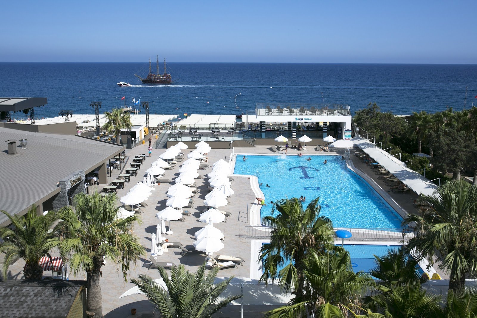 Sailor's Beach Club photo 7