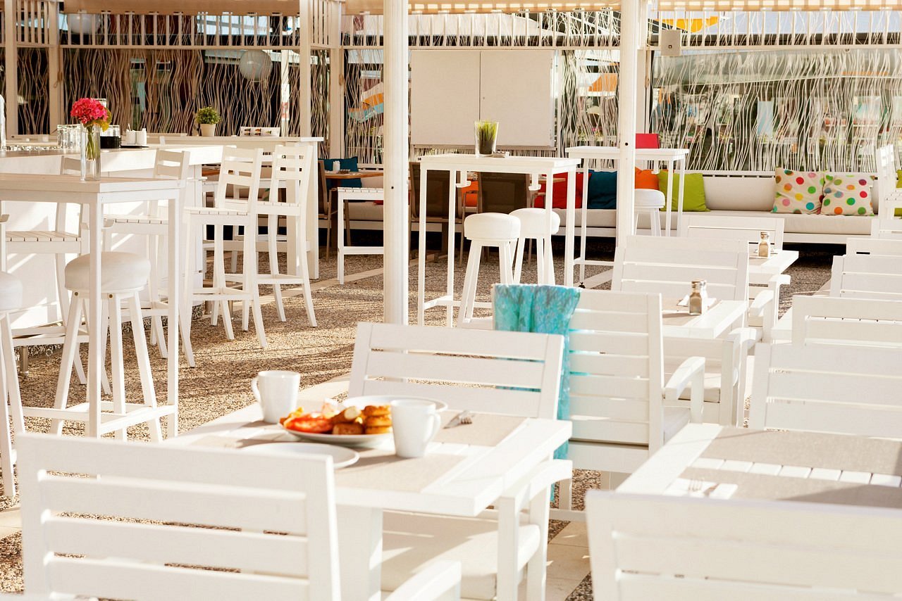The Beachfront Hotel photo 4