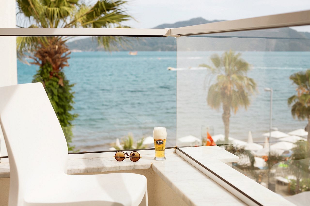 The Beachfront Hotel photo 5