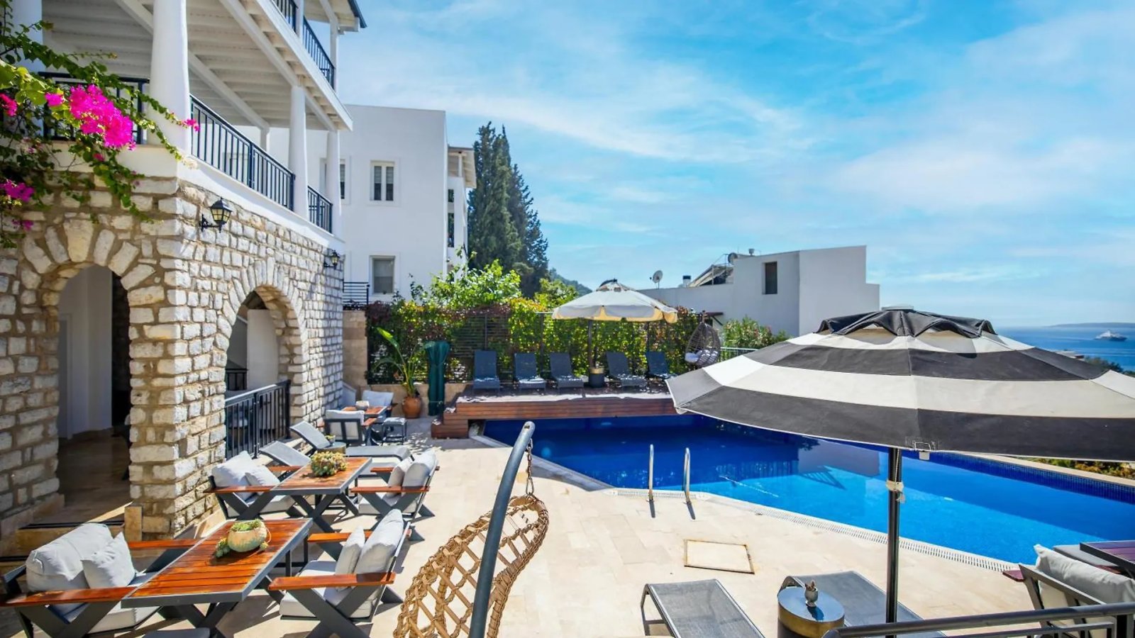 Noa Suite Hotel photo 8