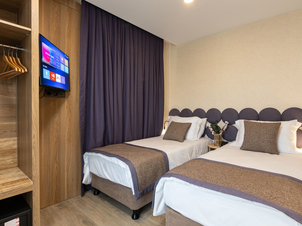 Ema Houses photo 4