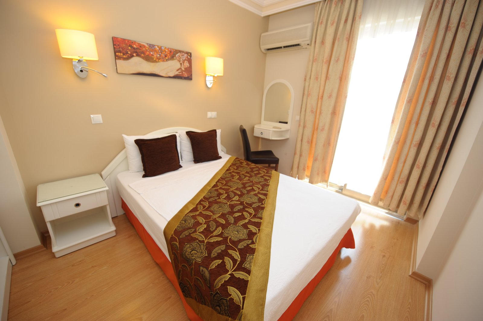 Suite Laguna Hotel photo 6