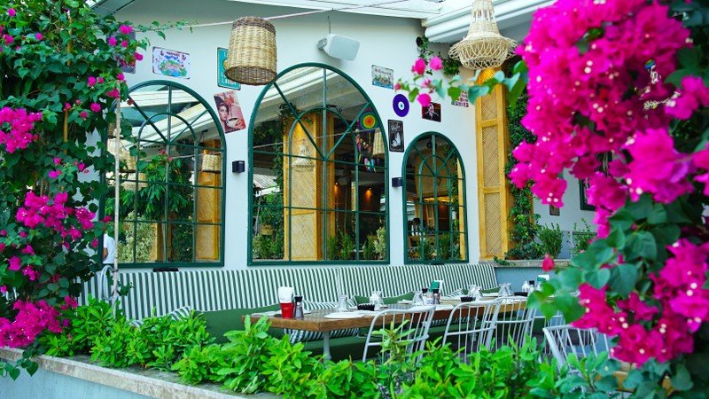 Yeshill Hotel & Beach & Restaurant — Marmaris