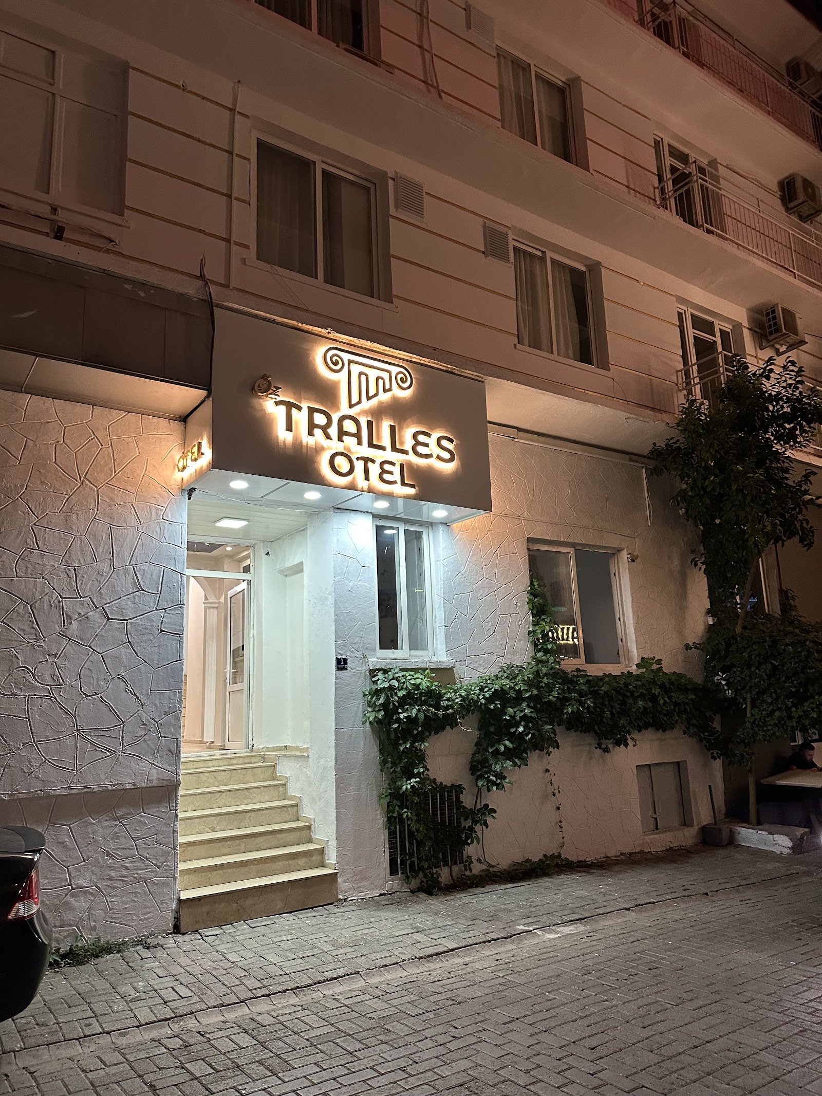 Öz Tralles pansiyon — Efeler, Aydın