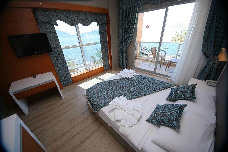 Point Beach Hotel photo 7