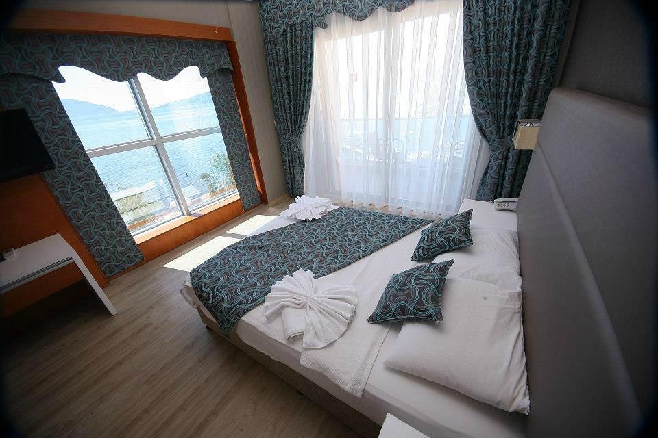 Point Beach Hotel photo 9