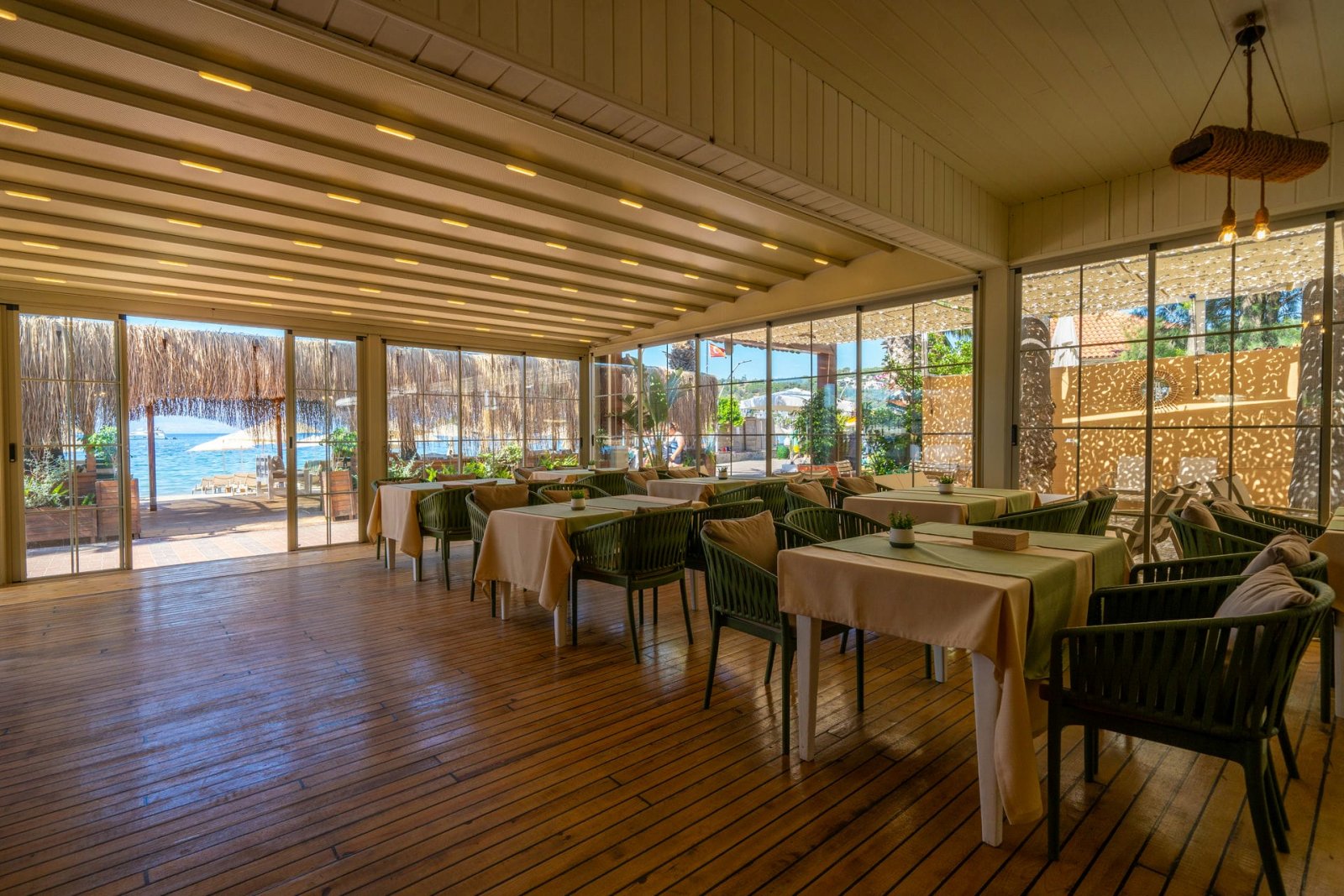 Halikarya Hotel & Restaurant Beach photo 10