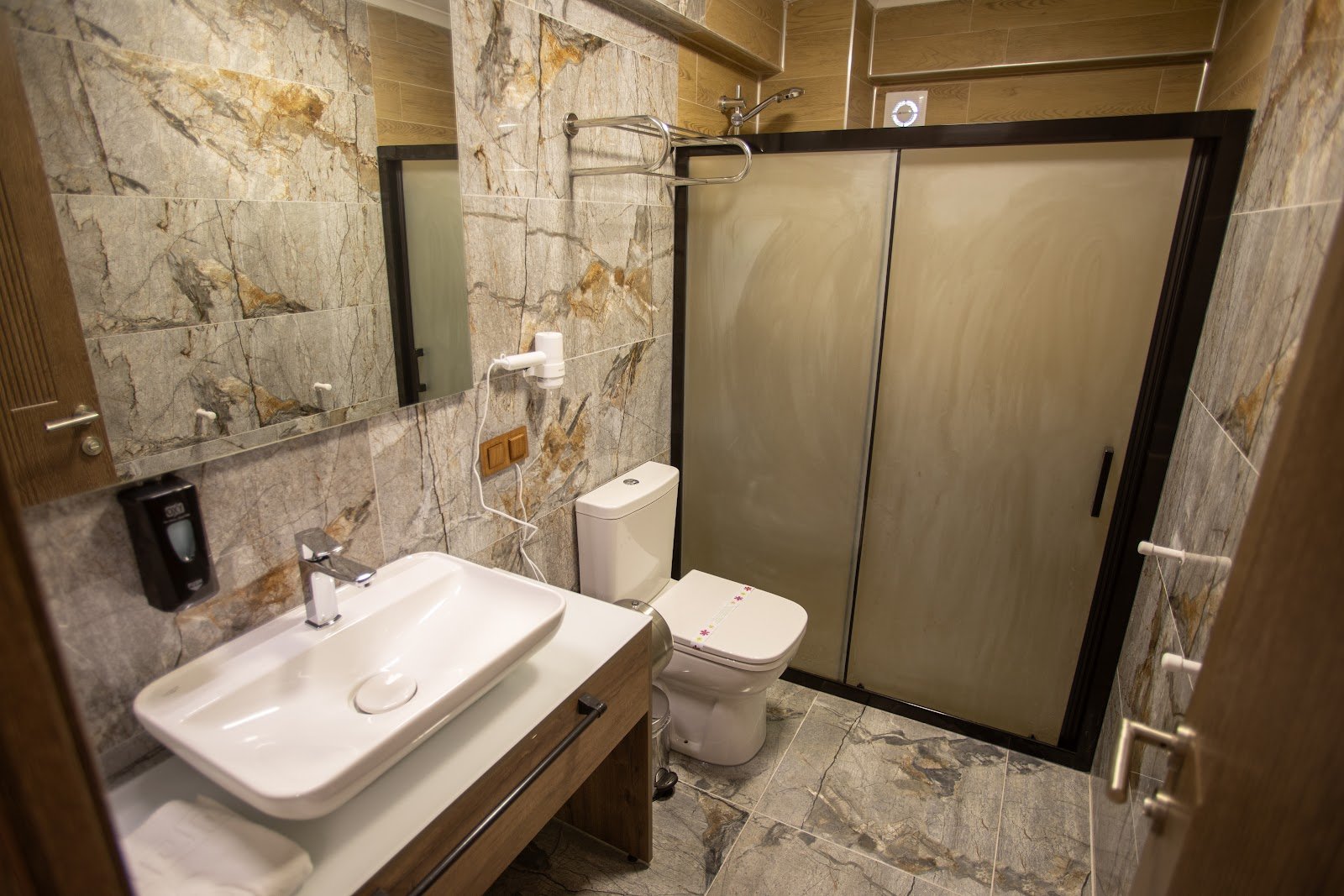 E87 Highway Otel photo 6