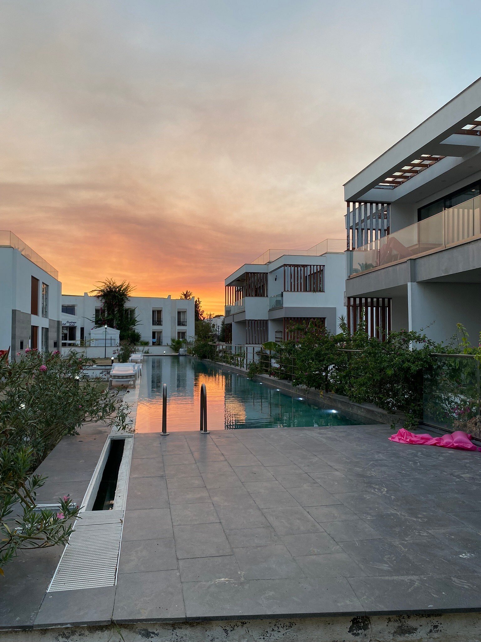 Ala Grand Residence photo 2