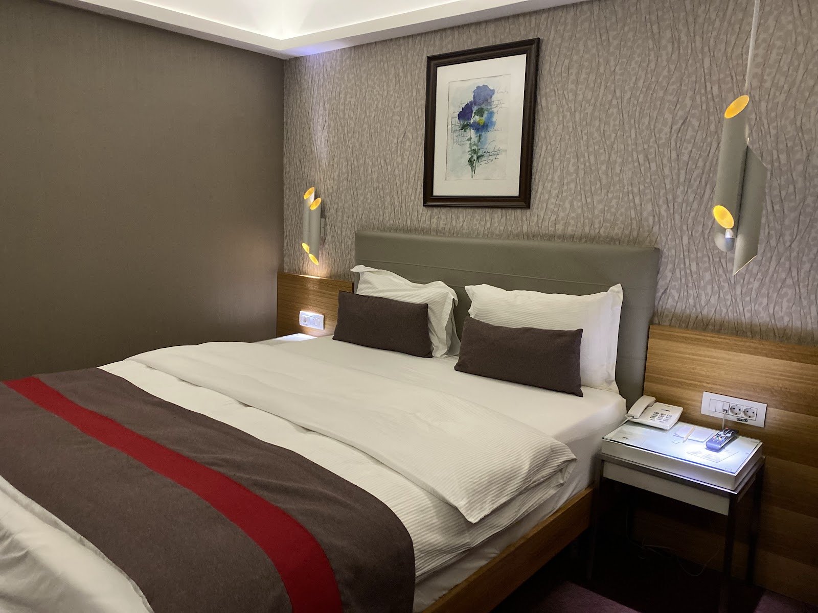 The Crater Hotel photo 3