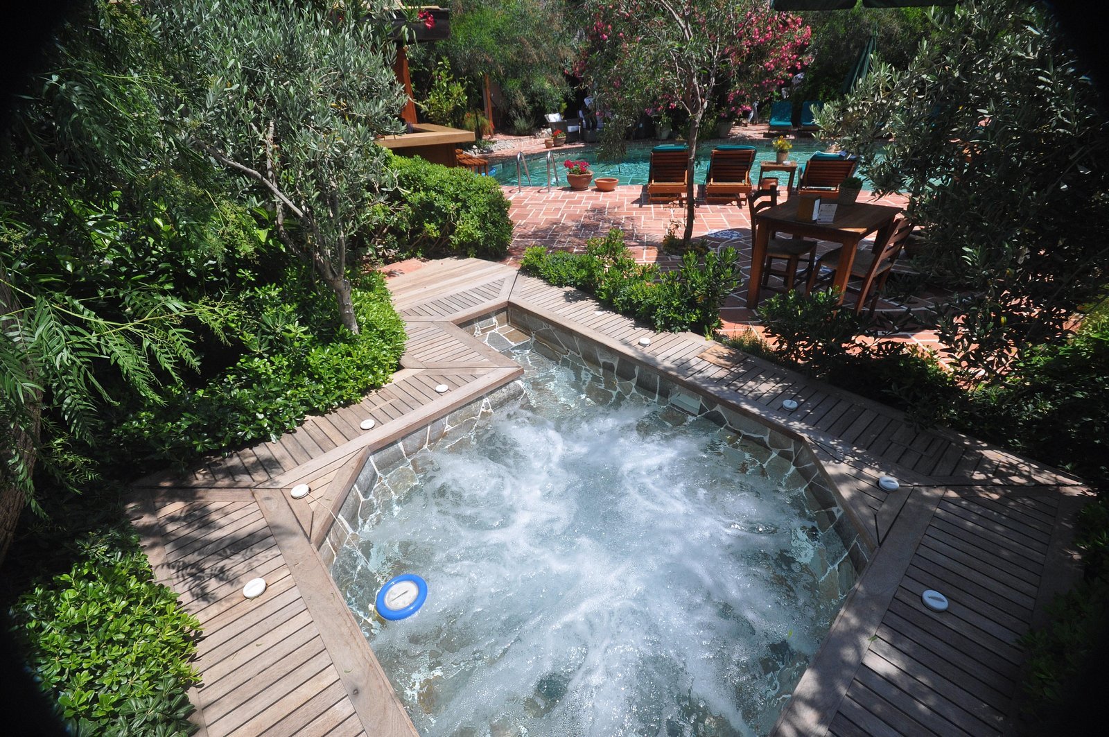 El Vino Hotel & Suites photo 14