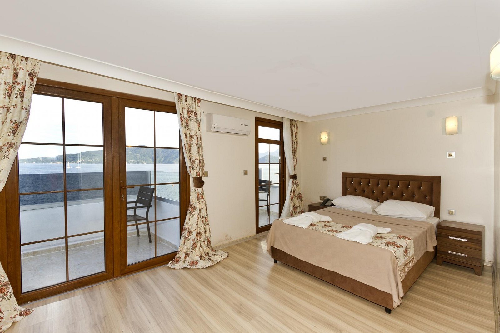 Reis Beach Hotel photo 6
