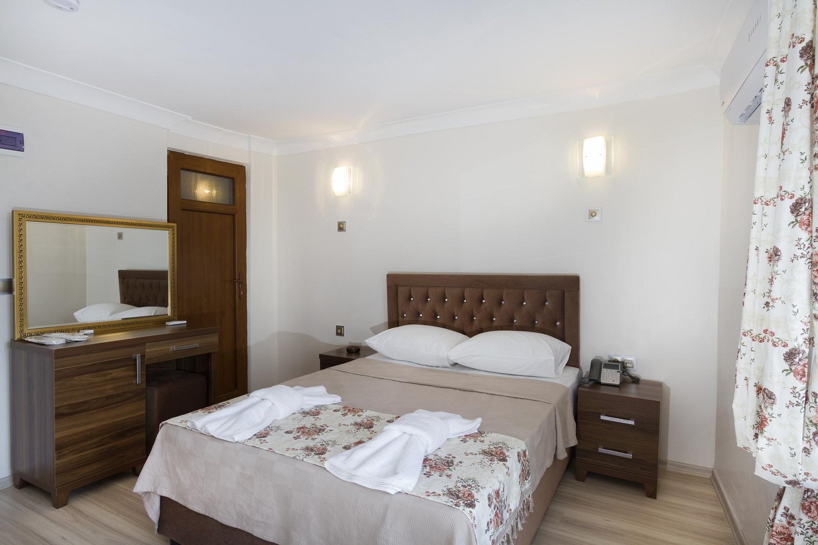Reis Beach Hotel photo 4
