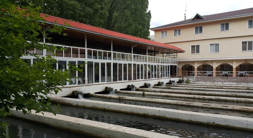 Alanlar Alabalık ve Otel — Ağlasun, Burdur