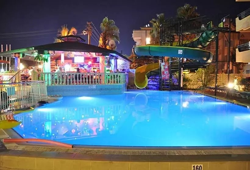Maxwell Holiday Club photo 5