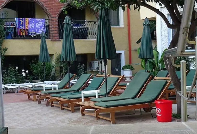 Maxwell Holiday Club photo 6